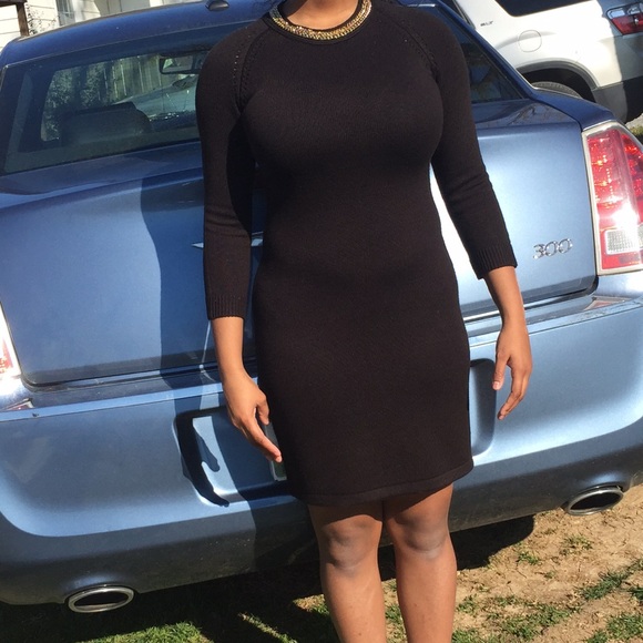 A black formal dress - Picture 2 of 3